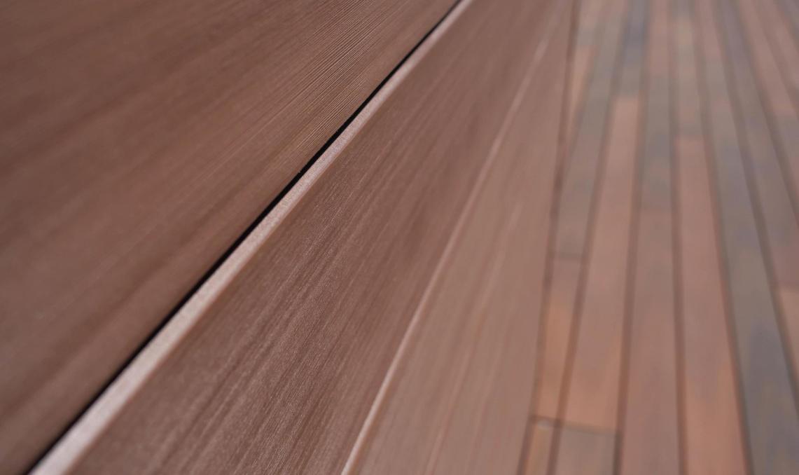 Details van Atmosphère 175 Sun Brown Silvadec gevelbekleding